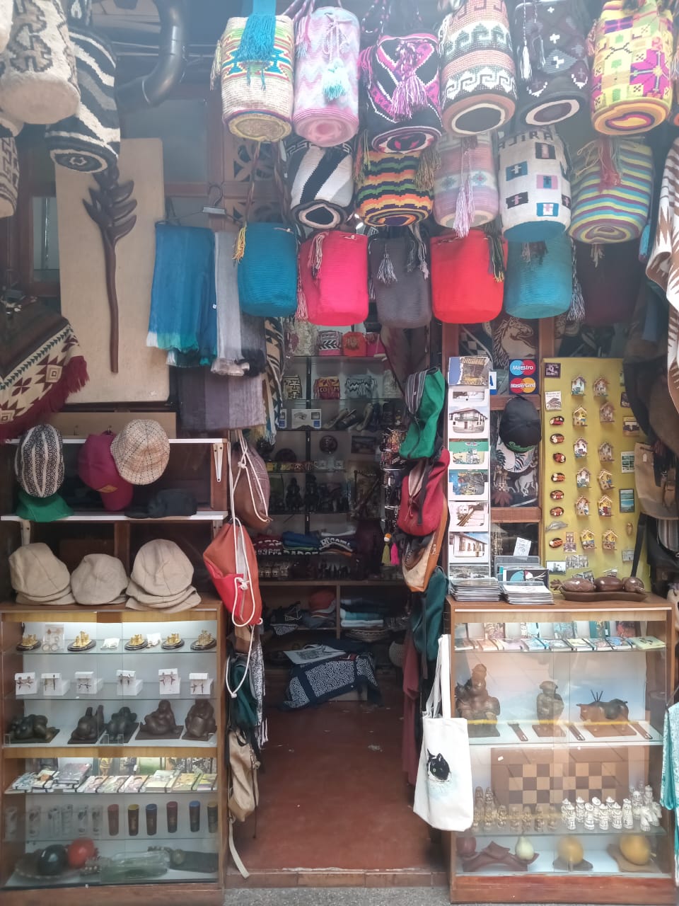 IAKAY — Local 27, diseño y objetos artesanales colombianos | IAKAY — Local 27, Colombian design and artisan objects